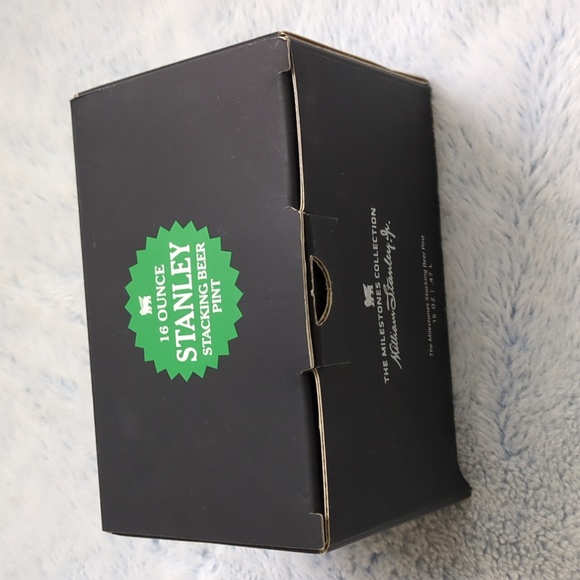 NWT/NIB Stanley Milestones Collection Stacking Pint Hammertone Silver Stainless - Picture 2 of 3